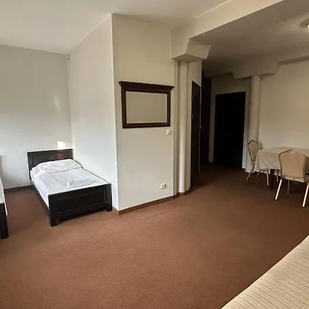 Bobrowy Dwór Alojamento de Acomodação e Pequeno-almoço Szelków Stary