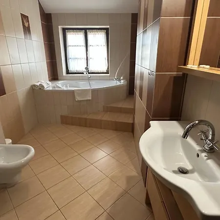 Bobrowy Dwór Alojamento de Acomodação e Pequeno-almoço