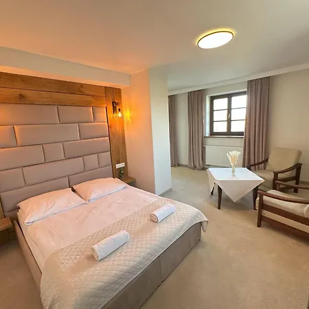 Alojamento de Acomodação e Pequeno-almoço Bobrowy Dwór