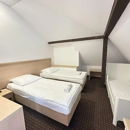 Bobrowy Dwor Bed & Breakfast 3*