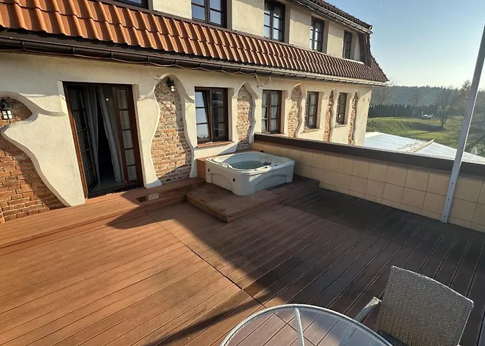 Bobrowy Dwór Nocleg ze śniadaniem 4*