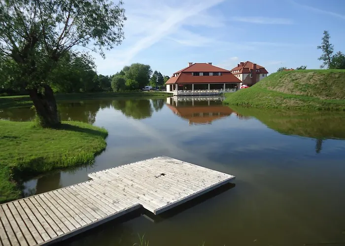 Bobrowy Dwór Nocleg ze śniadaniem 4*